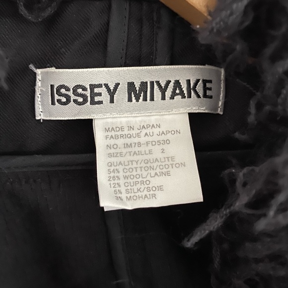 Issey Miyake faux shearling-trimmed cropped jacket - Picture 8 of 15